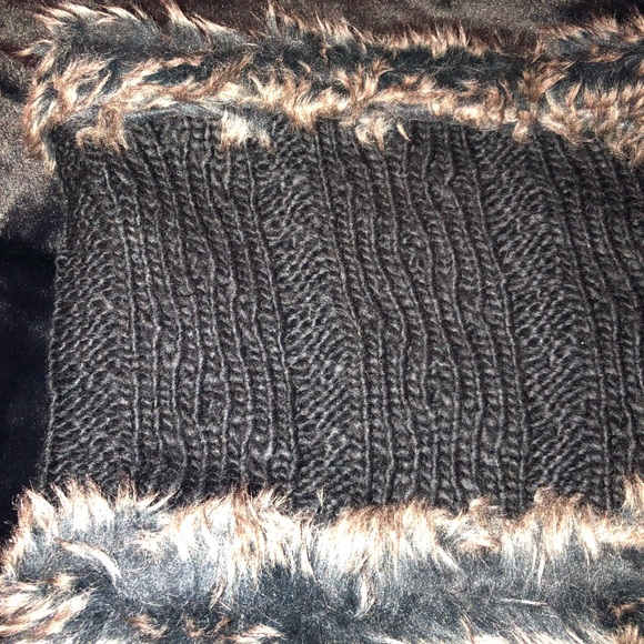 Simonetta Warm, Chic Fur Knitted Infinity Scarf - Picture 6 of 6